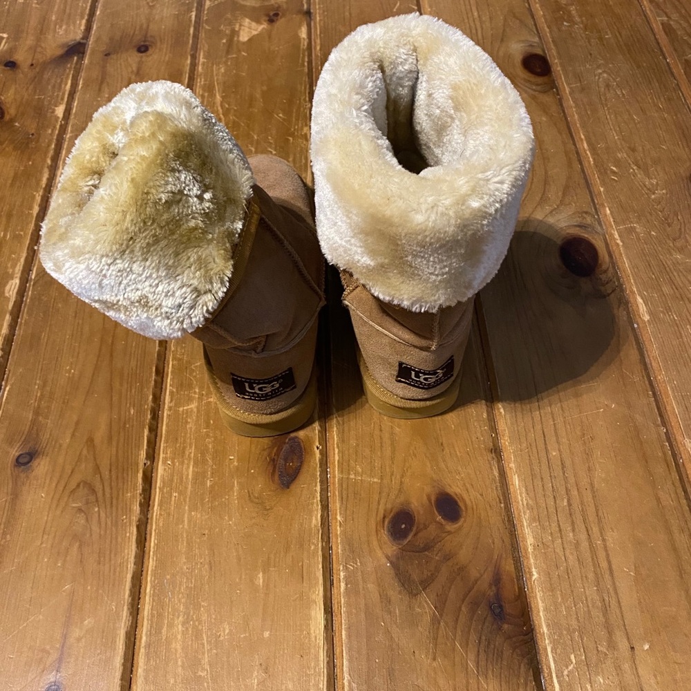 2 Pairs of UGG Australia Boots - Picture 4 of 5